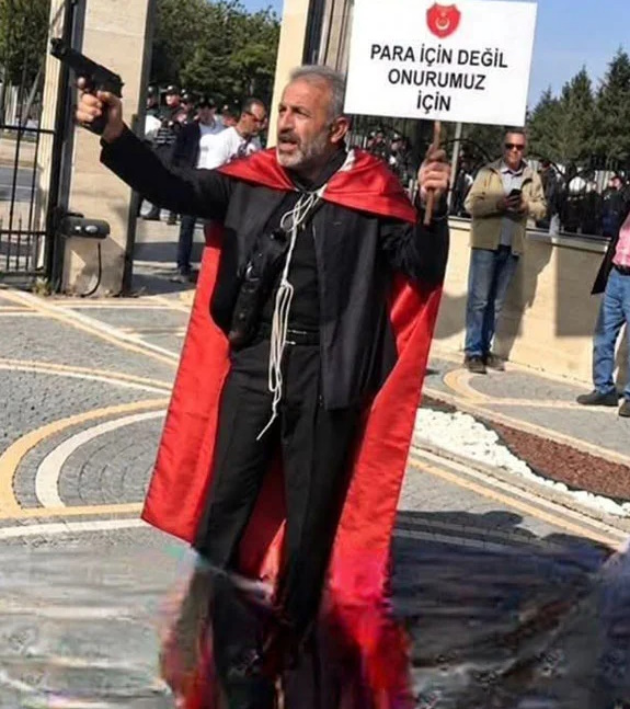 Τούρκος συνταξιούχος αστυνομικός αυτοκτόνησε σε διαδήλωση στην Άγκυρα