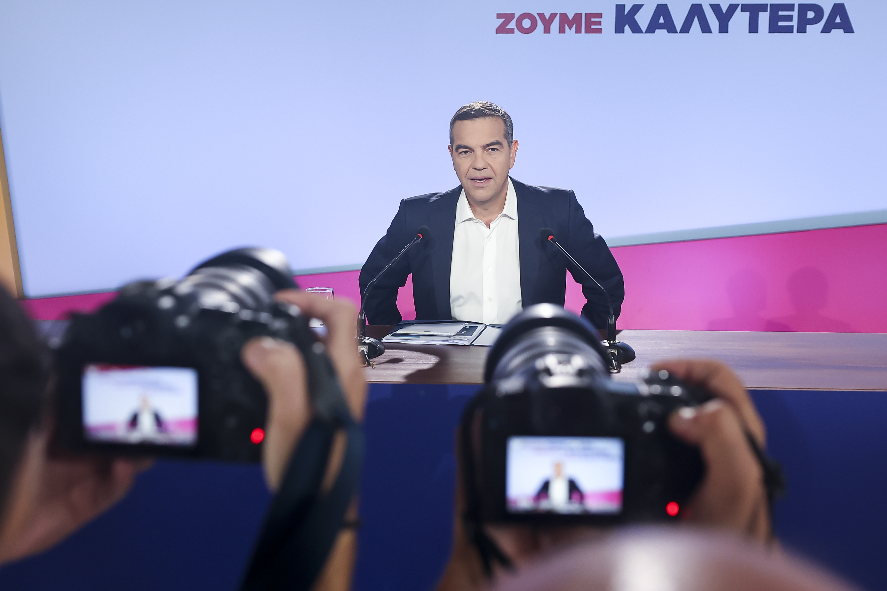 Αλέξης Τσίπρας: Οι πρώτες αντιδράσεις μετά τη ΔΕΘ – «Πεταμένα λεφτά το rebranding», «έχει ροπή στο ψέμα»