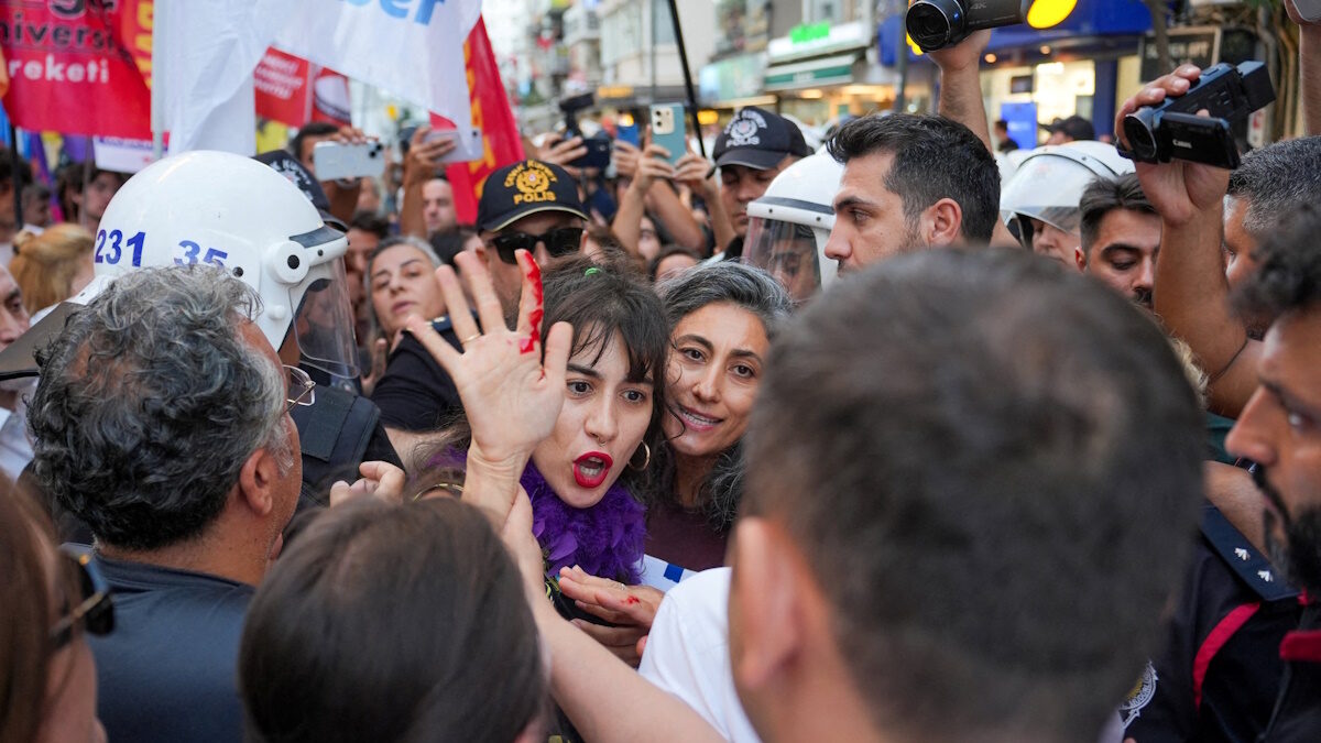 Πάνω από 150 συλλήψεις σε επιχείρηση κατά της ΛΟΑΤΚΙ+ κοινότητας στην Τουρκία