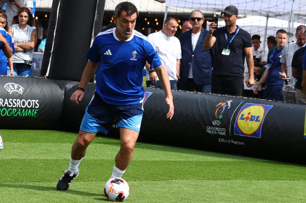 ΦΕΣΤΙΒΑΛ FOOTBALL IN SCHOOLS ΣΤΗΝ ΠΛΑΤΕΙΑ ΑΡΙΣΤΟΤΕΛΟΥΣ (ΝΑΣΟΣ ΣΙΜΟΠΟΥΛΟΣ