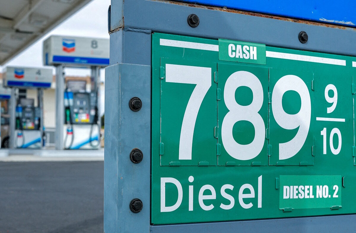 FILE PHOTO: The current price of diesel fuel is shown in Encinitas, California, U.S., September 16, 2026. REUTERS/Mike Blake/File Photo