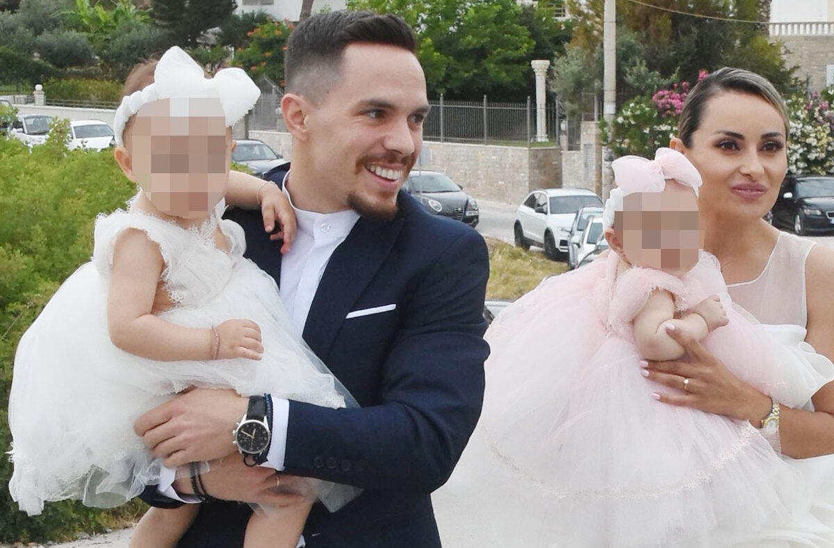 Ο Λευτέρης Πετρούνιας και η Βασιλική Μιλλούση με τις κόρες τους, Σοφία και Ελένη την ημέρα του γάμου / NDP Photo