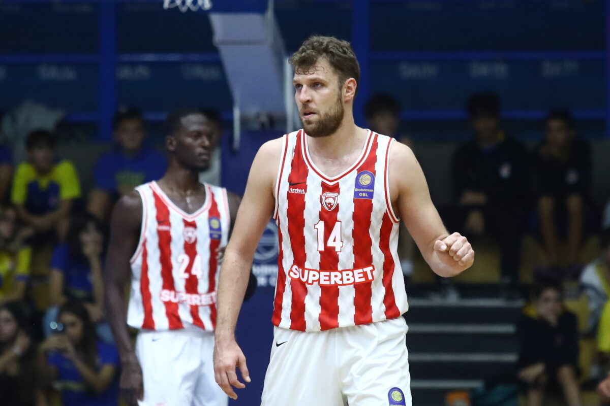 Ολυμπιακός - ΠΑΟΚ 101-96: Ο διαστημικός Βεζένκοφ και ο ψυχρός Μοντέρο έδωσαν το Super Cup στους Πειραιώτες σε τελικό θρίλερ
