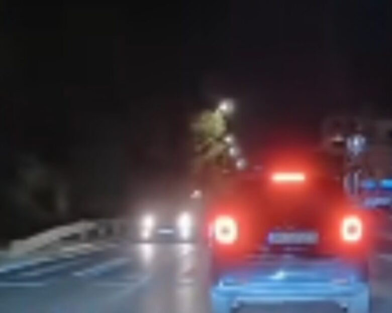 Οδηγός πηγαίνει ανάποδα στην παραλιακή