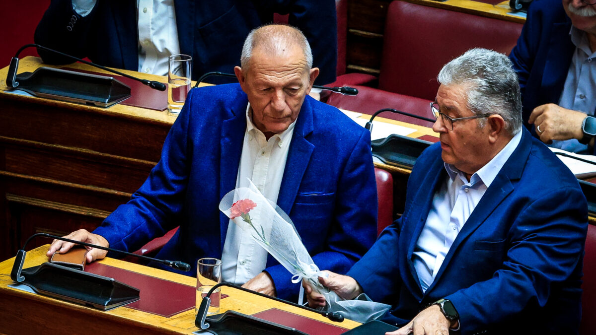 Γαρύφαλλο, Κουτσούμπας, Χαλβατζής, ΚΚΕ