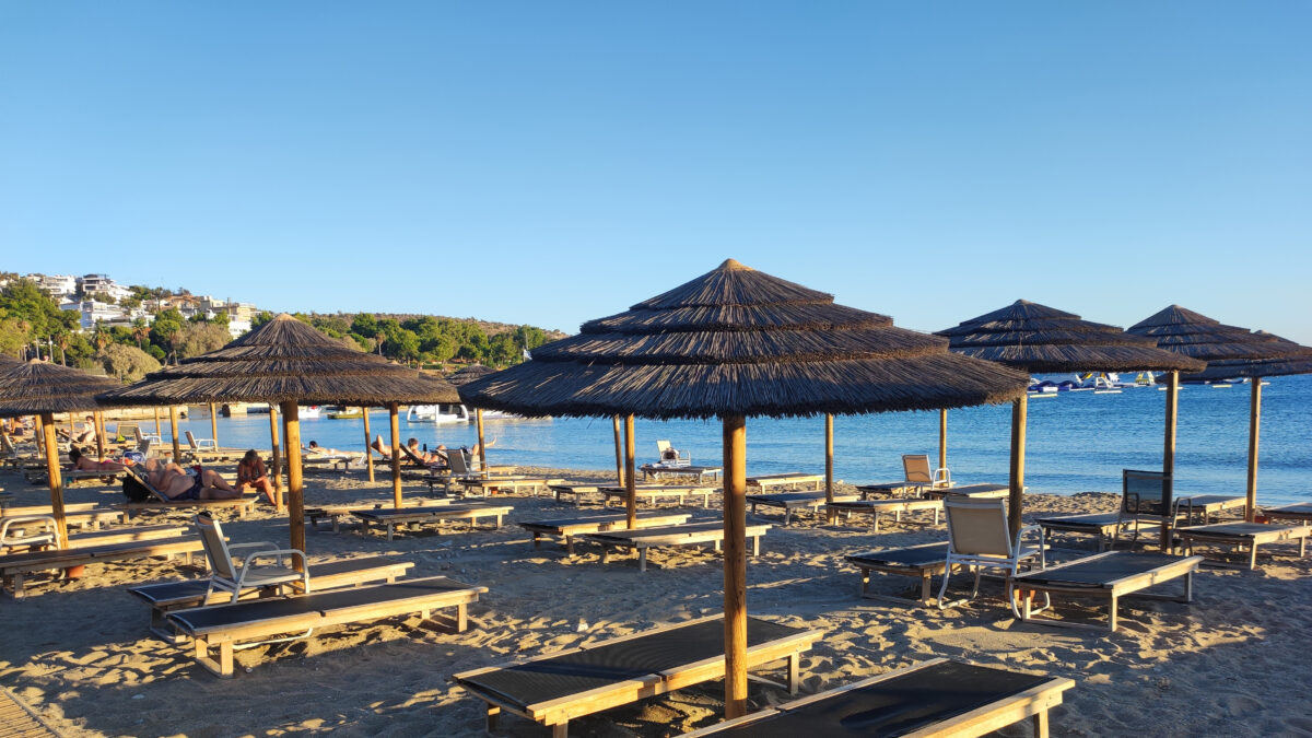 Η παραλία της Βουλιαγμένης