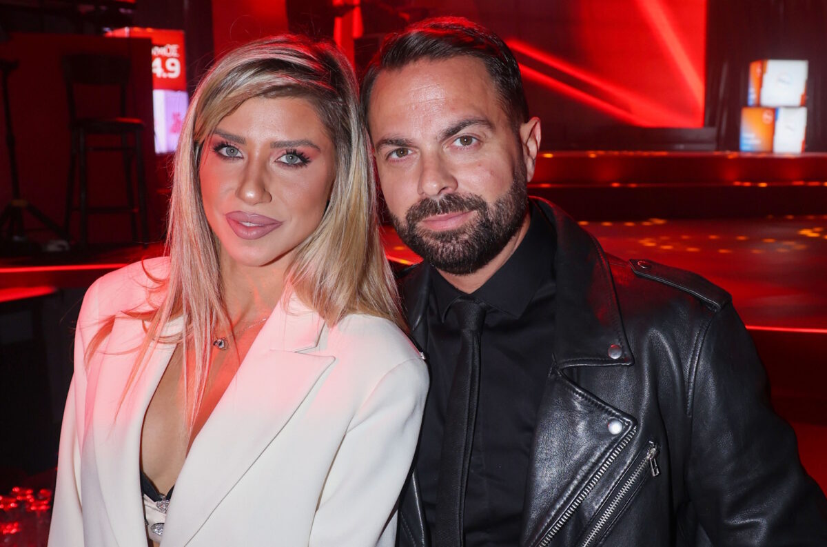 Ηλίας Βρεττός και Αναστασία Δεληγιάννη ανακοίνωσαν με τον πιο τρυφερό τρόπο ότι θα γίνουν για πρώτη φορά γονείς