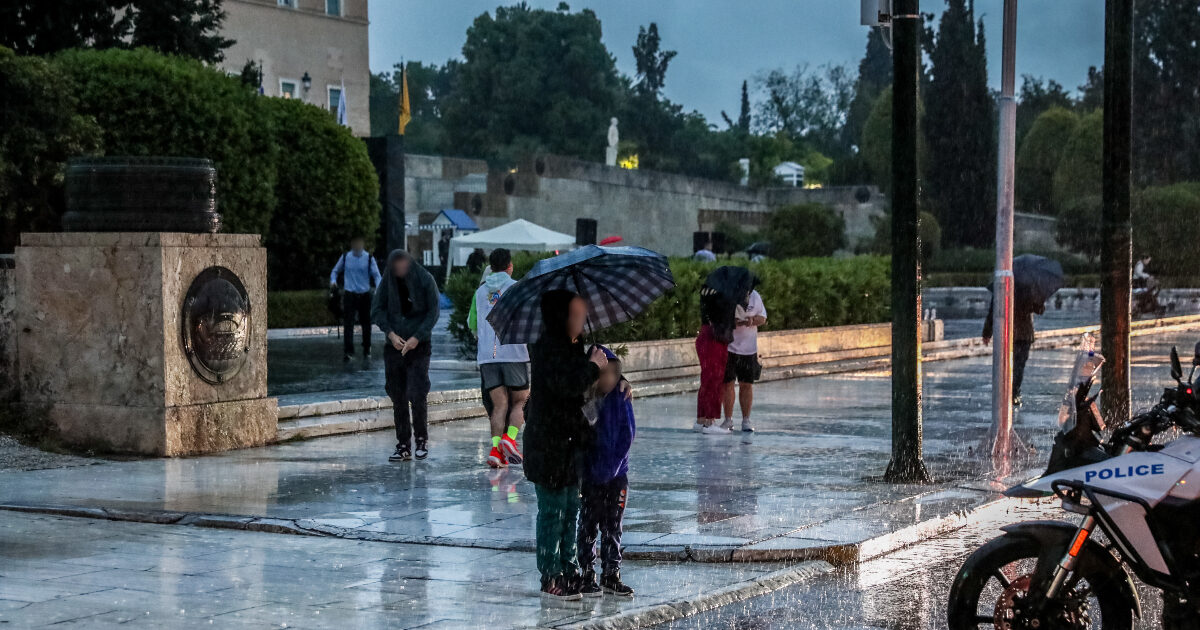 Καιρός αύριο: Επιστρέφουν βροχές και καταιγίδες Καιρός αύριο: Επιστρέφουν βροχές και καταιγίδες