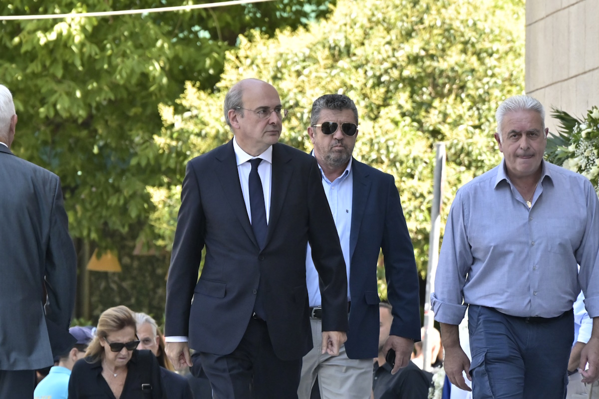 Χατζηδάκης: Δώσαμε όσα περισσότερα γινόταν - Θα θέλαμε να δώσουμε 13ο μισθό και 13η σύνταξη αλλά αυτή την ώρα δεν μπορούμε