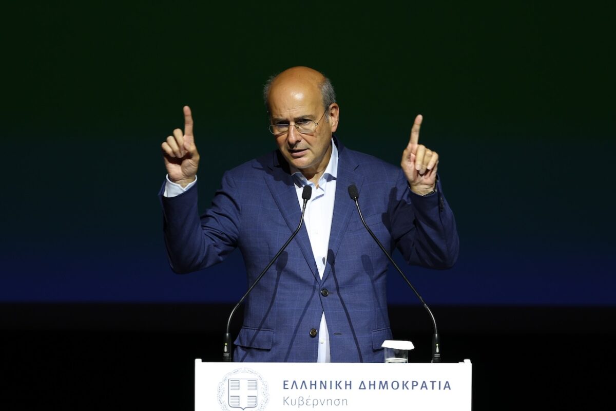 Χατζηδάκης για τη νέα ΚΑΠ: 20 εκατ. ευρώ και 6 προτεραιότητες - Τι θα αλλάξει στην ελληνική γεωργία