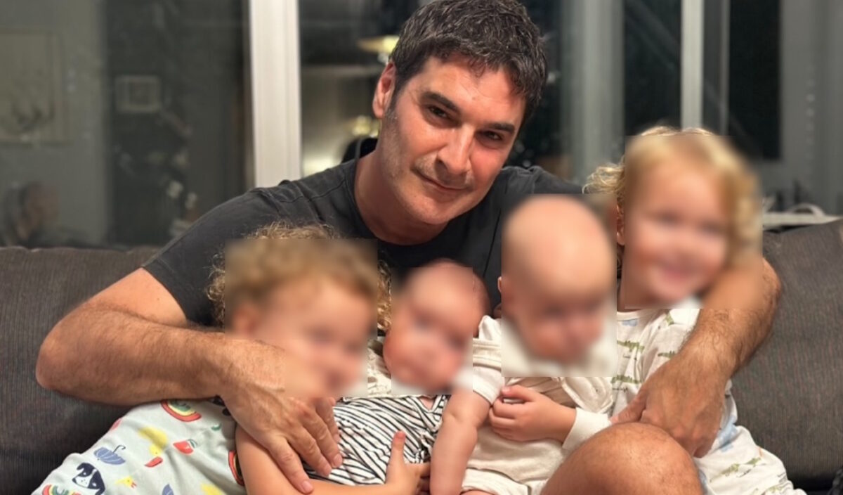 Ο Χριστόφορος Παπακαλιάτης βάφτισε τα δίδυμα ανίψια του - Οι φωτογραφίες από το μυστήριο
