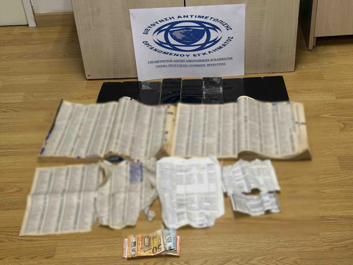 Έφοδος της ΕΛΑΣ στο Ζεφύρι για την εξάρθρωση κυκλώματος με τηλεφωνικές απάτες