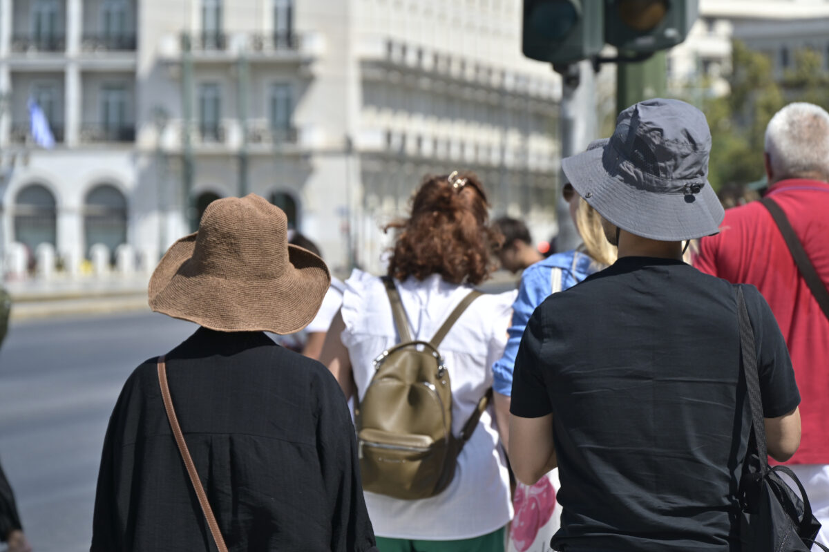 Καιρός σήμερα: Ζέστη με 36άρια και αφρικανική σκόνη - Έως 7 μποφόρ στο Αιγαίο