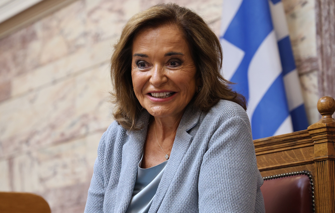 Η Ντόρα Μπακογιάννη ξεκαθαρίζει: «Δεν ξέρω ακόμα αν θα είμαι υποψήφια στις εκλογές»