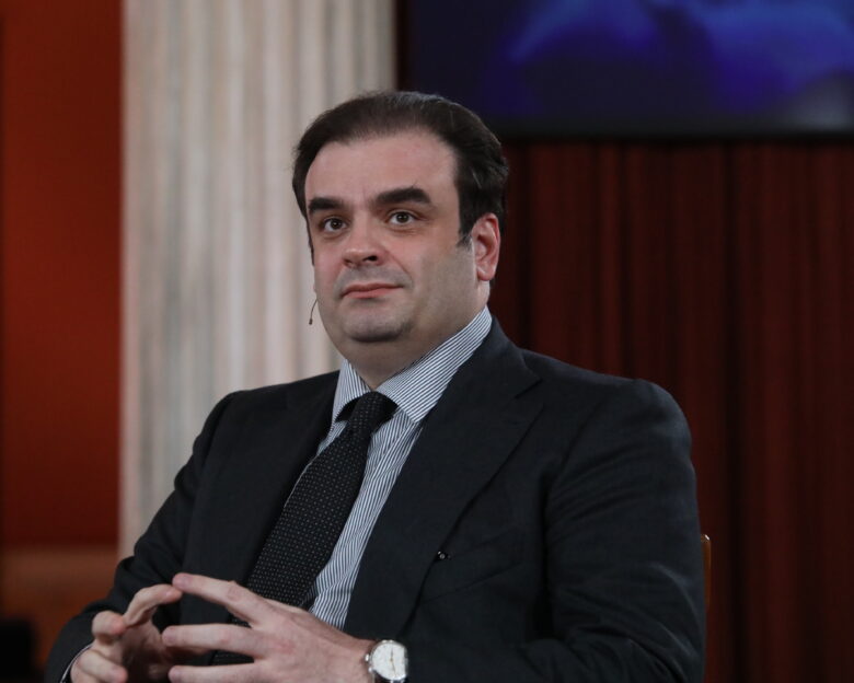Συνέδριο "Διάλογοι για την Αθήνα. Από τον μύθο στη σύγχρονη πόλη" στο Εθνικό και Καποδιστριακό Πανεπιστήμιο Αθηνών.Εμβάθυνση στα ιστορικά θεμέλια της πόλης, από την αρχαιότητα έως τη σύγχρονη πολιτική κουλτούρα, τις ευκαιρίες για τους νέους, τις οικονομικές προοπτικές, την αστική λειτουργικότητα, την ανθεκτικότητα στην κλιματική αλλαγή, τη βιώσιμη κινητικότητα, την "πόλη των 15 λεπτών" και τη μετασχηματιστική δύναμη των τεχνών και του πολιτισμού στη διαμόρφωση μιας ζωντανής μητρόπολης του 21ου αιώνα. Τρίτη 6 Οκτωβρίου 2026.