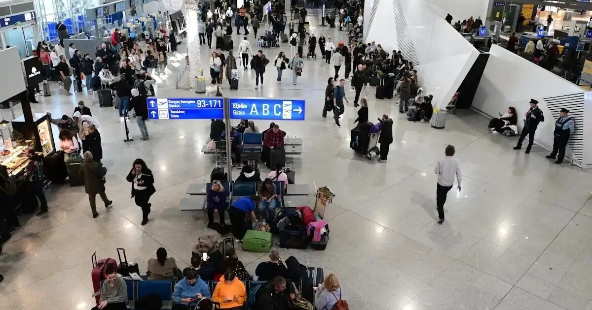 Η επιβατική κίνηση στα αεροδρόμια αυξήθηκε 4,8% το πρώτο 9μηνο Η επιβατική κίνηση στα αεροδρόμια αυξήθηκε 4,8% το πρώτο 9μηνο