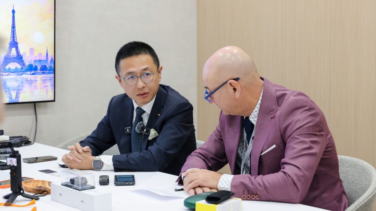Aiden He, CEO Geely Brand Europe: Δεν χρειάζεται να επιβαρύνουμε τον καταναλωτή με υπερβολικές επιλογές