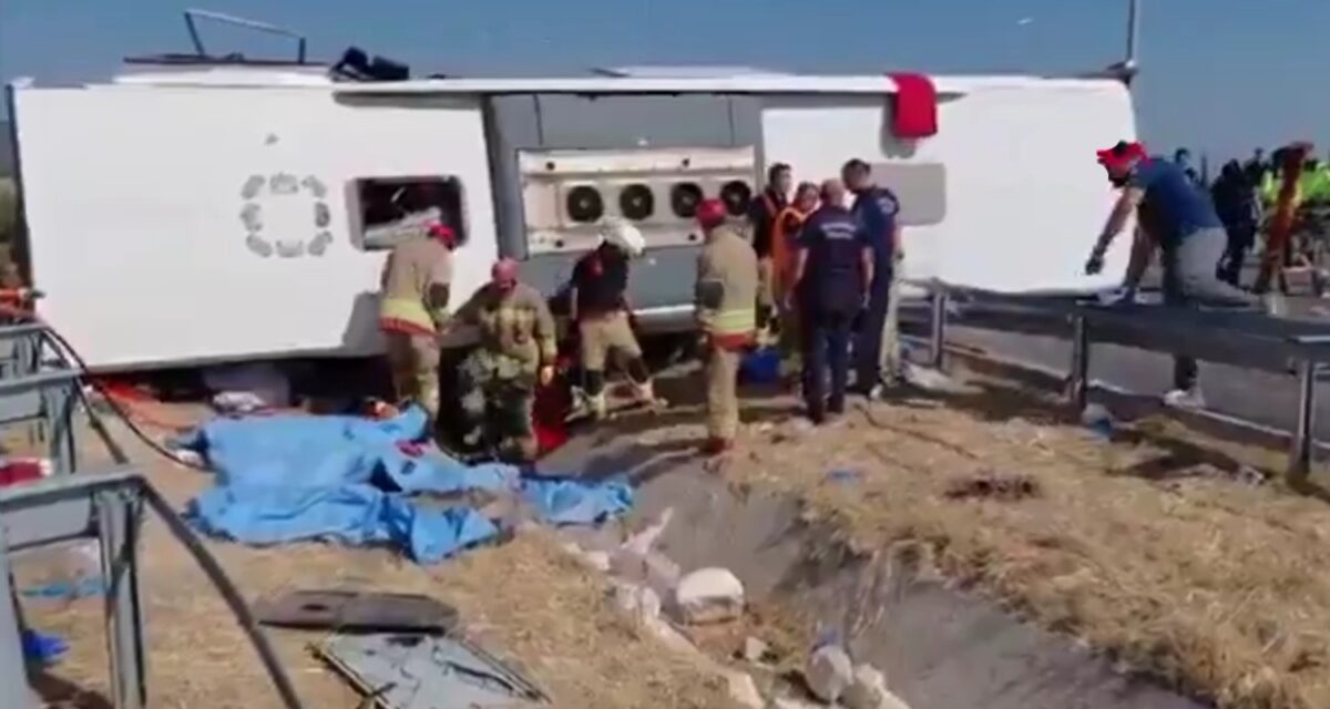Το τροχαίο δυστύχημα στην Τουρκία συνέβη μετά από σύγκρουση τουριστικού λεωφορείου με αυτοκίνητο οδικής βοήθειας