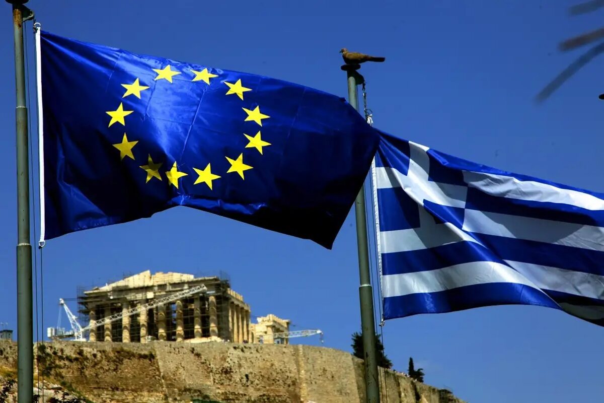 Ο οίκος S&P Global επιβεβαίωσε το ελληνικό αξιόχρεο στη βαθμίδα ΒΒΒ με σταθερές προοπτικές