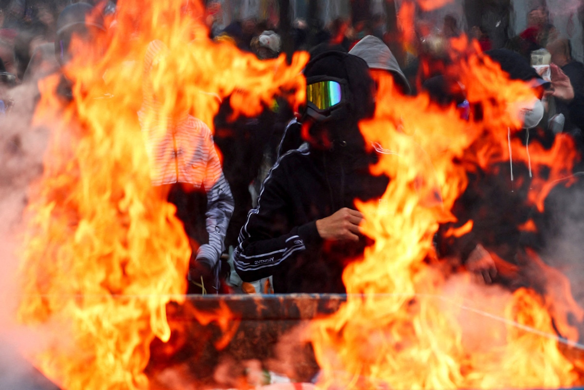Αλβανία: Επεισόδια στα Τίρανα σε διαδήλωση φοιτητών κατά του Ράμα - Φωτιές, μολότοφ και δακρυγόνα