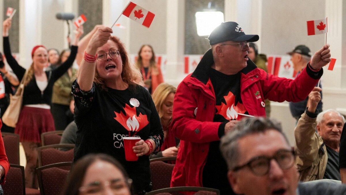 Υποστηρικτές της ομάδας «Forever Canadian», οι οποίοι επιθυμούν την παραμονή της Αλμπέρτα στον Καναδά