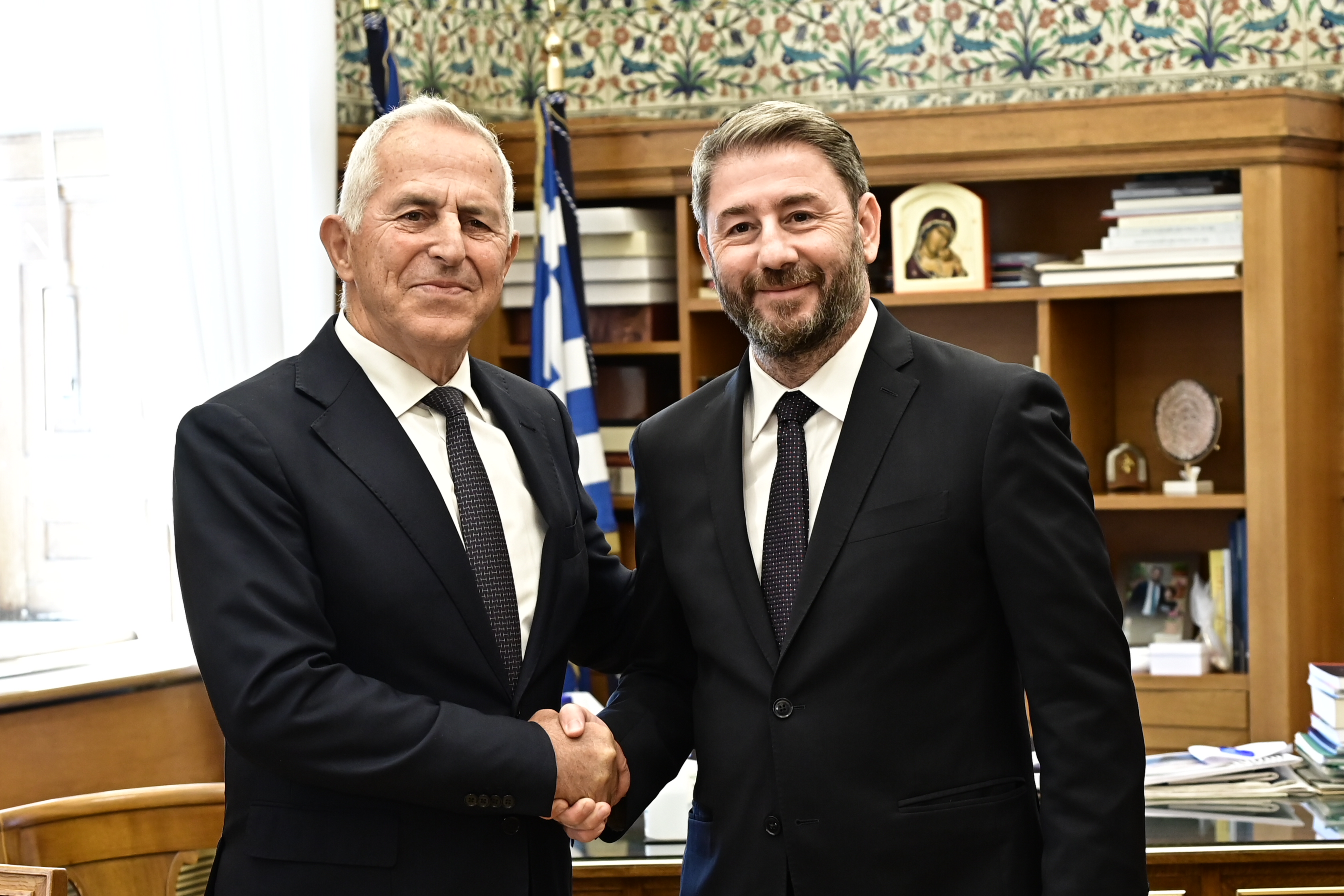 Στο ΠΑΣΟΚ ο Ευάγγελος Αποστολάκης: «Δεν ήταν εύκολη απόφαση – Δεν δέχομαι επιτακτικά κελεύσματα»