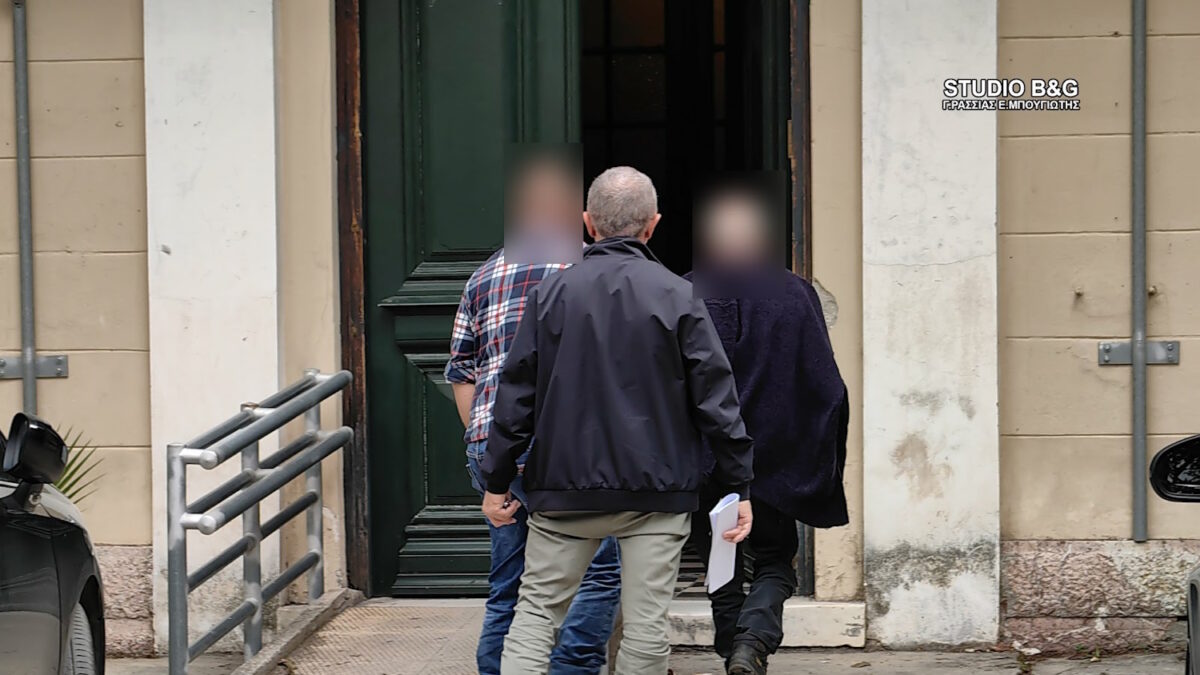 Ο δράστης της επίθεσης με τον γιο του στα δικαστήρια