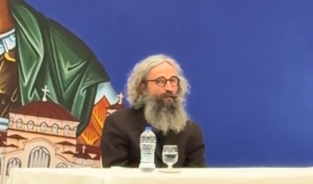 Αρης Σερβετάλης: Αγνώριστος για τον ρόλο του Αγίου Ιωσήφ - Βίντεο με τη μεγάλη αλλαγή