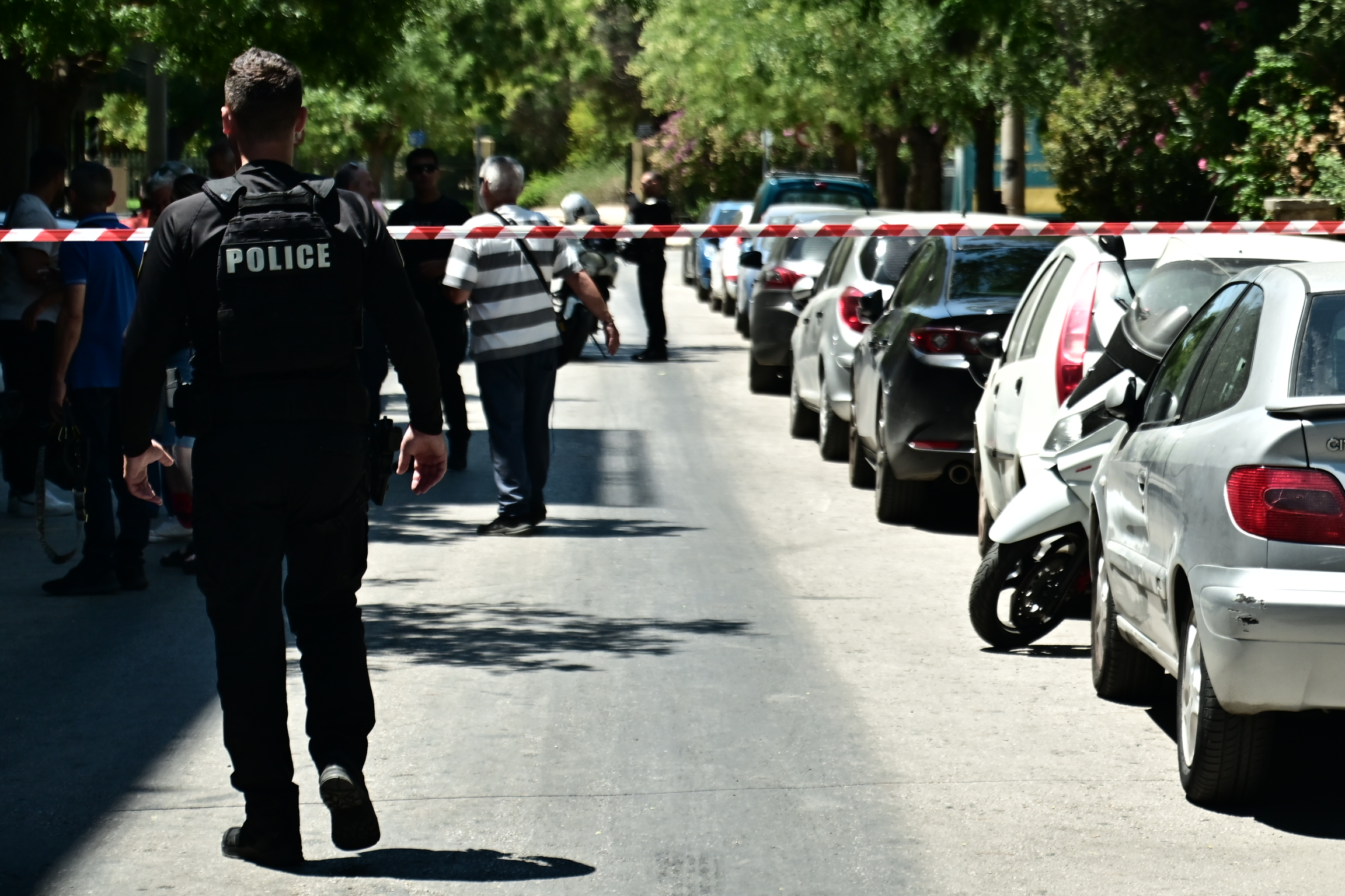 Πυροβολισμοί έξω από πολυκατοικία στα Πατήσια – Τρεις νεαροί κρύφθηκαν στην ταράτσα για να γλιτώσουν την σύλληψη