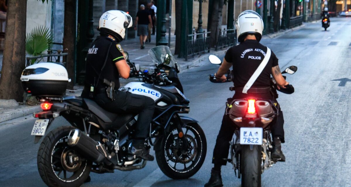 Ηλιούπολη: Συνελήφθησαν δύο 17χρονοι που άρπαξαν αλυσίδες από γυναίκες