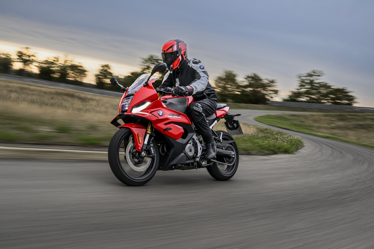 Ιδού η νέα BMW F 450 RR για δρόμο και πίστα