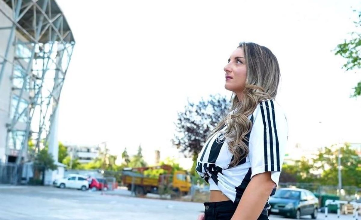 The Voice: Συγκίνησε η κόρη του Στέφανου Μπορμπόκη - «Φοράω τη φανέλα του και αισθάνομαι ότι τον έχω μαζί μου»