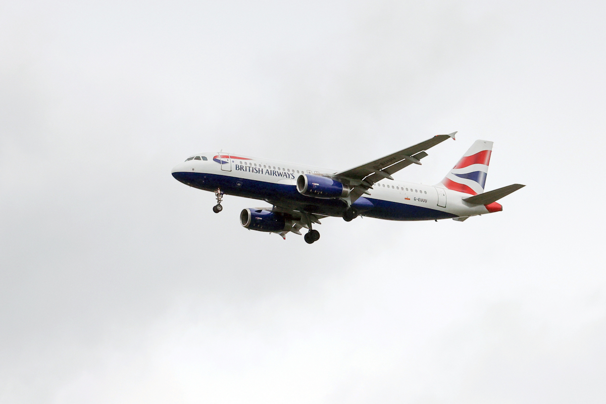 09/21/2025, Lower Saxony, Hannover, Germany, Airbus A320 of British Airways. 00S250921D531CARO.JPG [MODEL RELEASE: NOT Applicable, PROPERTY RELEASE: NO (c) caro images / Frank Sorge, http://www.caro-images.com, info@caro-images.com - When using the photo o