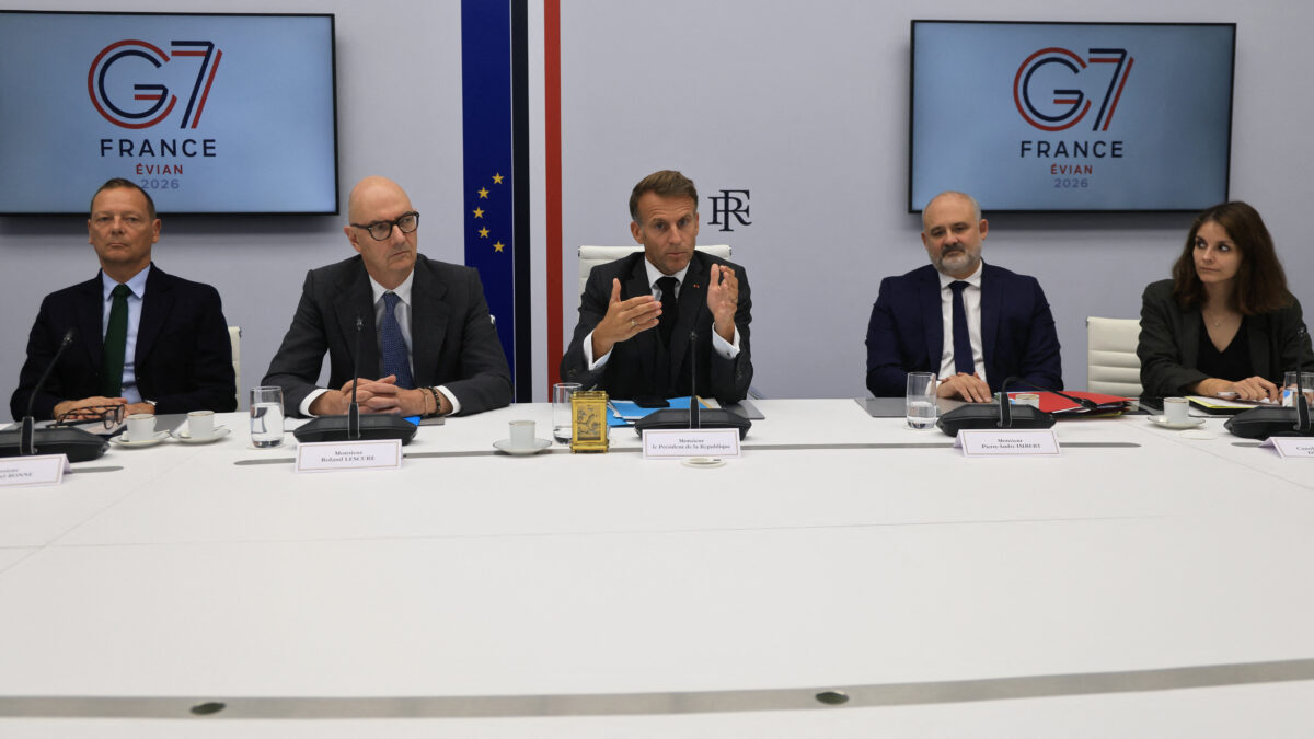 Οι χώρες της G7 θα αποδεσμεύσουν «έως και 100 εκατομμύρια βαρέλια» «ντίζελ και αργού πετρελαίου» - Η ανακοίνωση Μακρόν και το σχόλιο Τραμπ