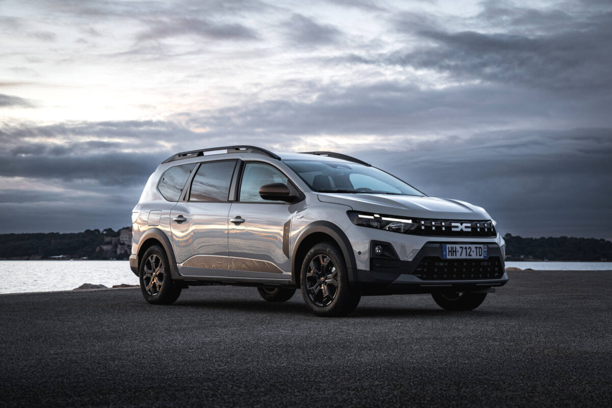 Στην Ελλάδα τα Dacia Sandero Stepway και Dacia Jogger με κινητήρα hybrid 155 | Επικαιρότητα στο LivePress.gr