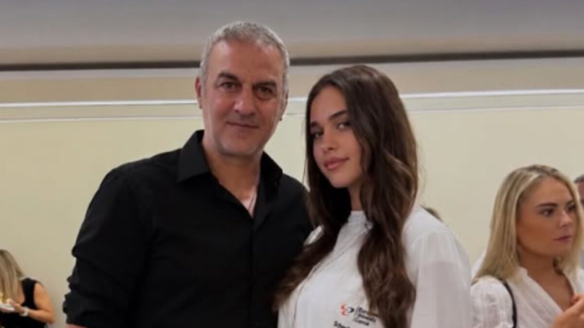 Ο Τραϊανός Δέλλας και η Βικτώρια Δέλλα