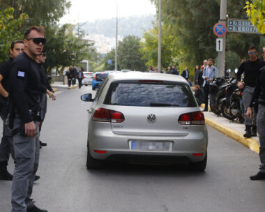 Η άφιξη των συλληφθέντων στα δικαστήρια