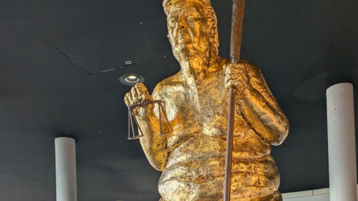Το άγαλμα του Τραμπ στο Ευρωκοινοβούλιο στο Στρασβούργο