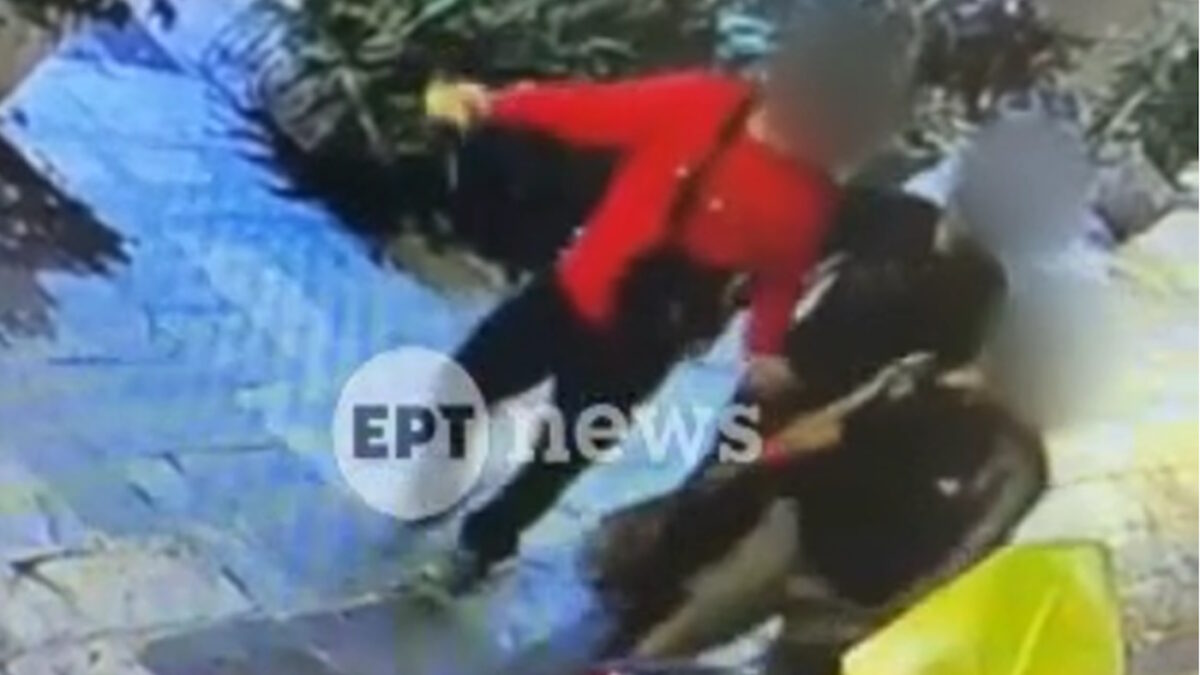 Οι τρεις συλληφθέντες με τον κλεμμένο χαλκοσωλήνα στα χέρια