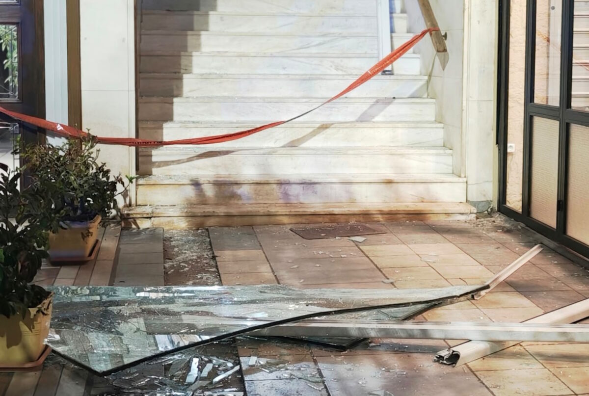 Έκρηξη σε διαμέρισμα στoυ Ζωγράφου από γκαζάκι του καφέ  - Δύο άτομα στο νοσοκομείο