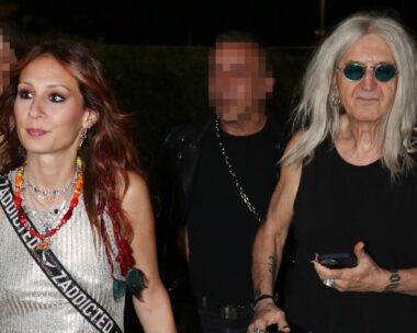Ο Νίκος Καρβέλας αγόρασε βίλα στην Εκάλη: Οι λεπτομέρειες του συμβολαίου και η μήνυση από τους τότε ενοίκους