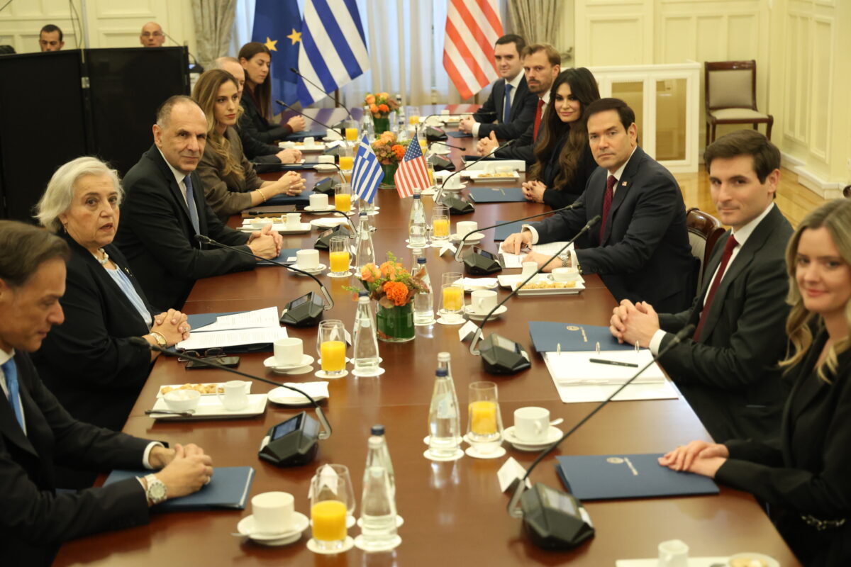 Στιγμιότυπο από υη συνάντηση του υπουργού Εξωτερικών Γιώργου Γεραπετρίτη με τον ομόλογο του των ΗΠΑ Μάρκο Ρούμπιο (Πηγή φωτογραφίας: ΓΙΑΝΝΗΣ ΠΑΝΑΓΟΠΟΥΛΟΣ