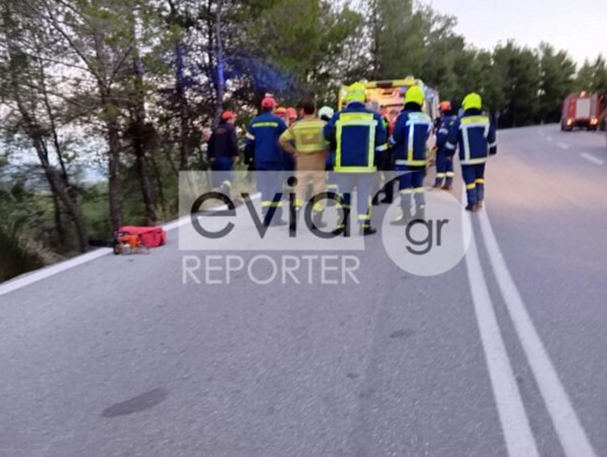 Νέο σοβαρό τροχαίο στην Εύβοια: Αυτοκίνητο έπεσε σε γκρεμό - Παππούς, γιαγιά και εγγόνι 19 μηνών τραυματίστηκαν