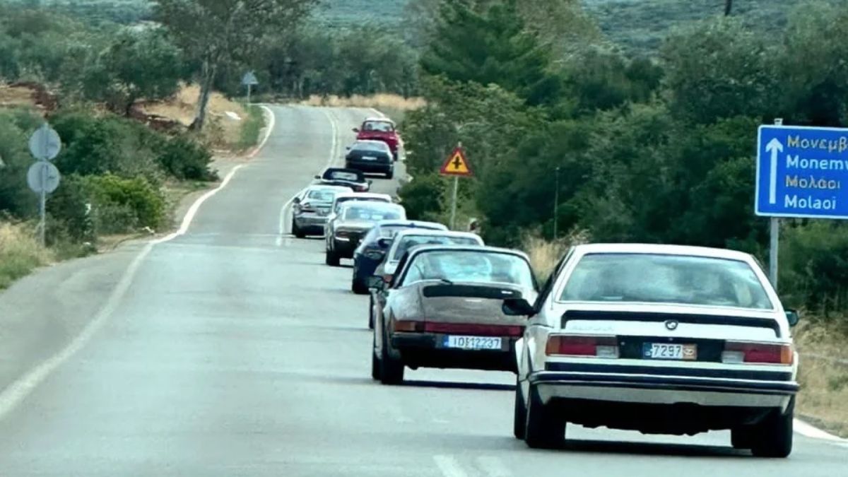 Ιστορικά αυτοκίνητα στον ιστορικό Μυστρά