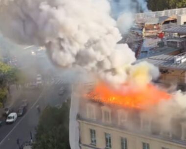 Φωτιά στο Παρίσι