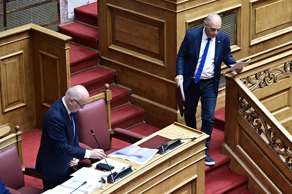 Σφοδρή αντιπαράθεση του Κυριάκου Βελόπουλου και του Γιώργου Φλωρίδη στη Βουλή