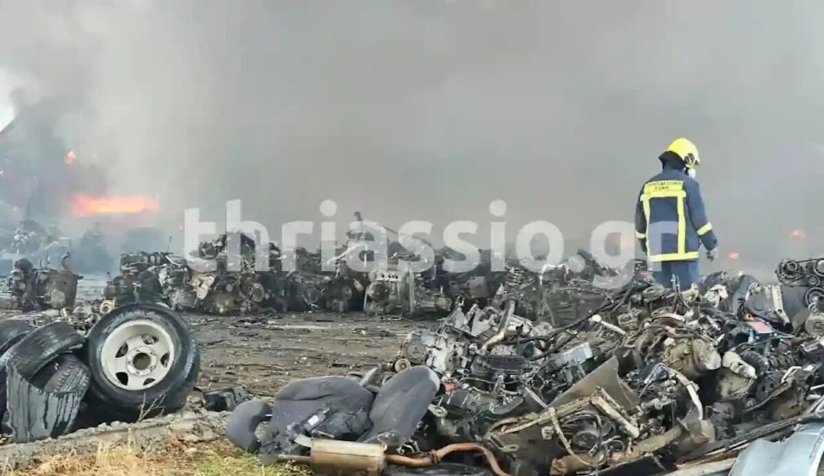 Ασπρόπυργος: Φωτιά σε εταιρεία ανακύκλωσης - Ακούγονται εκρήξεις