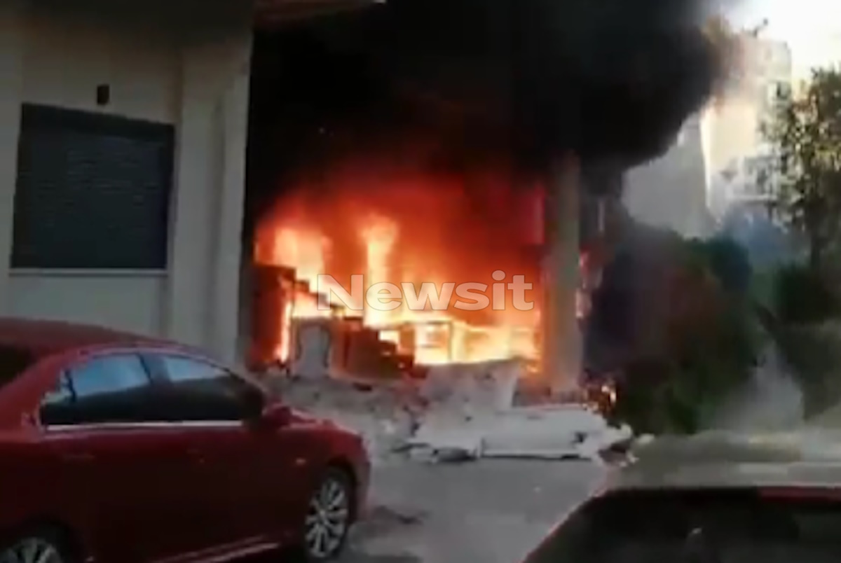 Η φωτιά στο ισόγειο διαμέρισμα στη θεσσαλονικξη