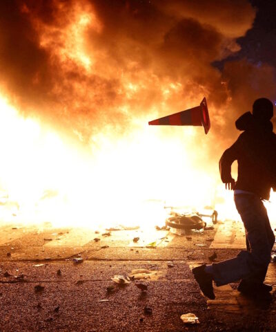 Φωτιές στη διάρκεια των ταραχών στο Παρίσι