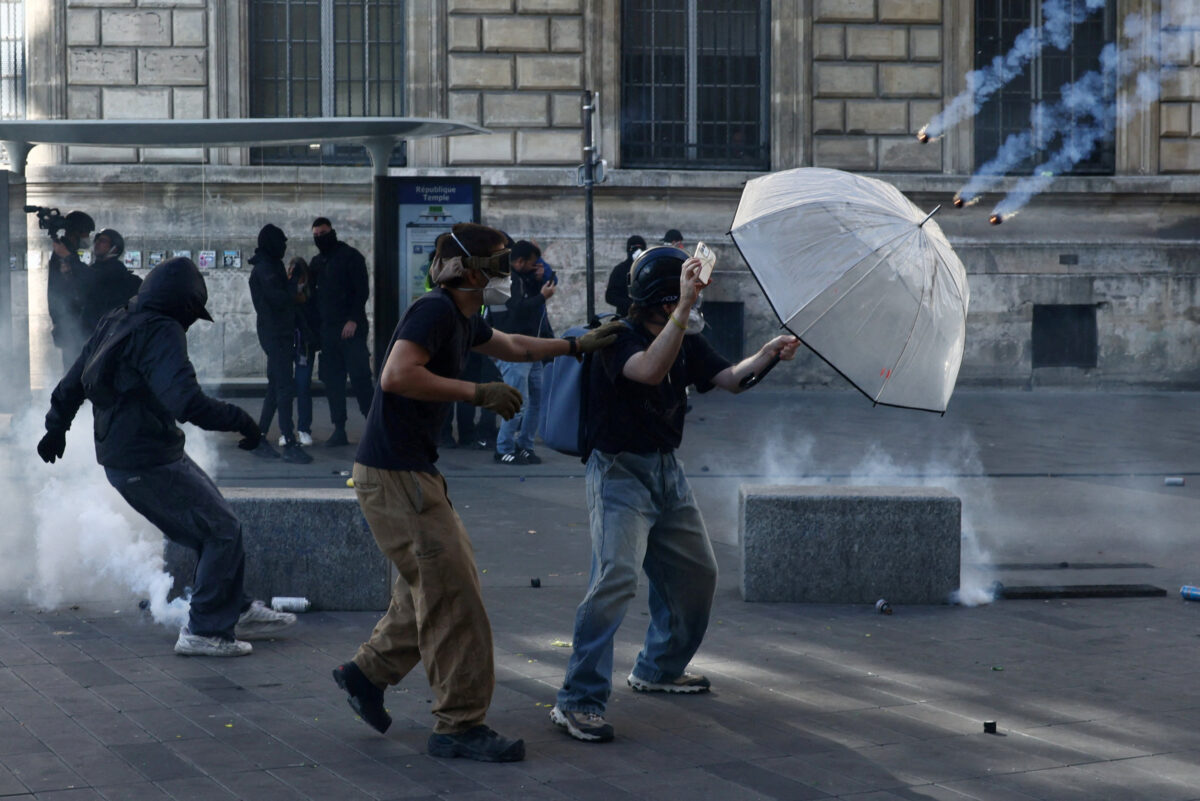  REUTERS